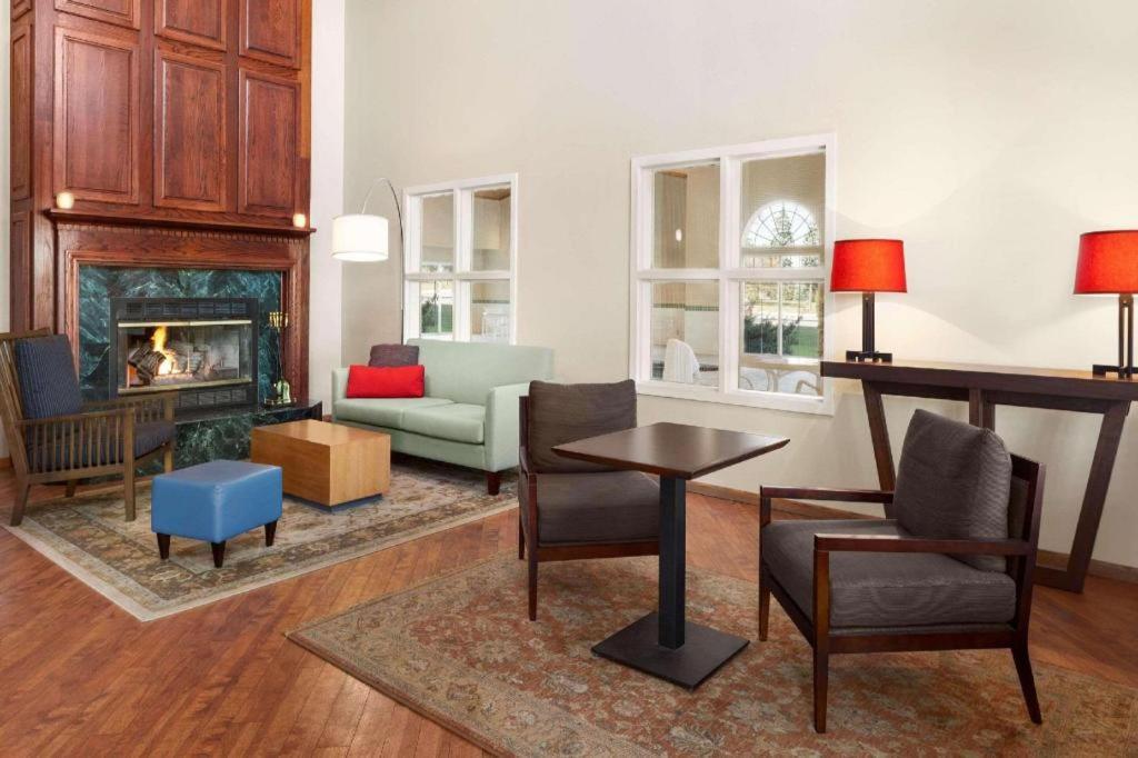 Country Inn & Suites By Radisson, Fort Dodge, Ia Екстериор снимка